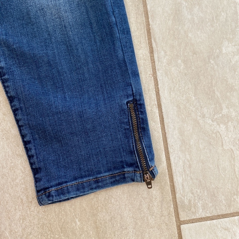Low Rise Denim Crop Jeans - Picture 5 of 9